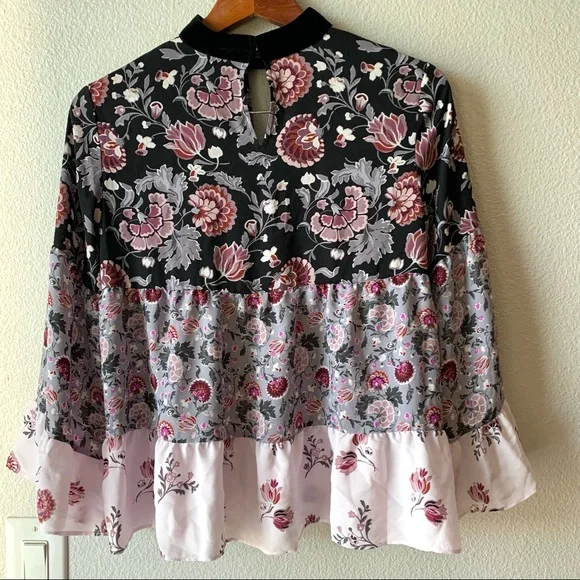 ❌SOLD❌Loft Floral Lavender & Black Tiered Blouse Size XS - Picture 10 of 15